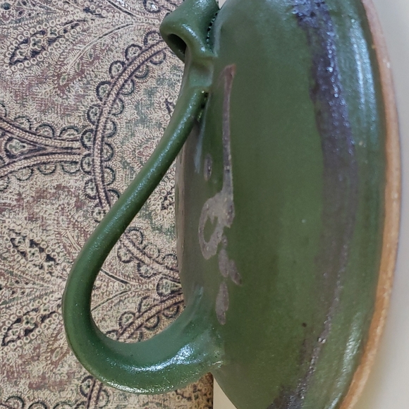 Art Pottery Covered Casserole - Picture 8 of 9